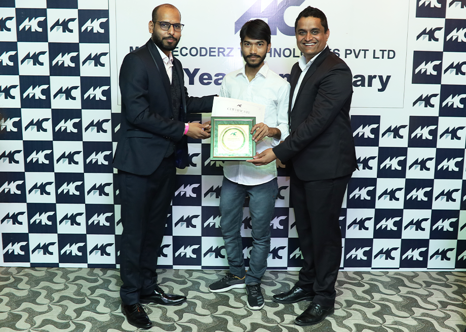 Rahul Receiving Award on Foundation Day